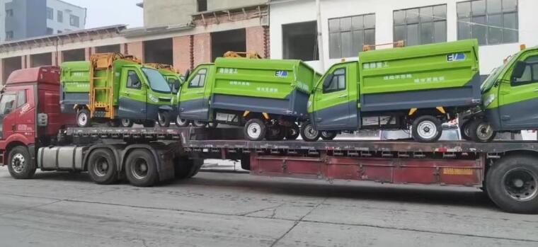 雄獅重工環(huán)衛(wèi)車批量交付信陽市淮濱縣，助力打好攻堅(jiān)戰(zhàn)